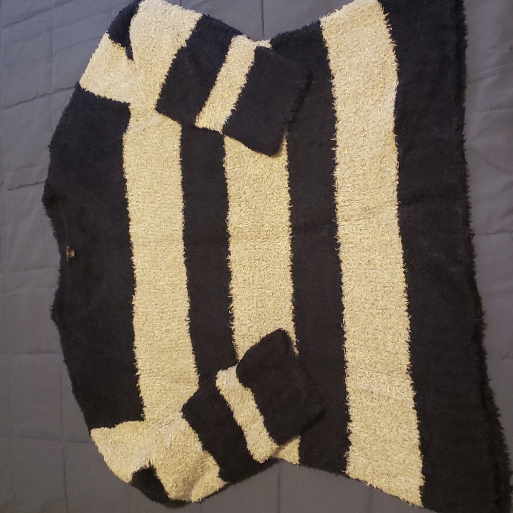 Talbots 2X fuzzy sweater